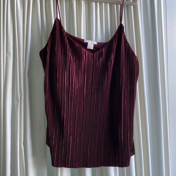 H&M - size medium - rich purple tank top with little pleats - Picture 1 of 4